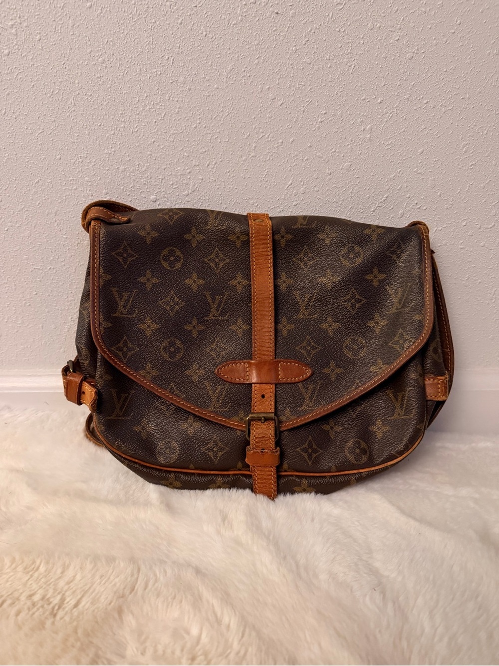 Louis Vuitton Monogram Canvas Messenger Bag in Brown Samur 30 Vintage saddle bag